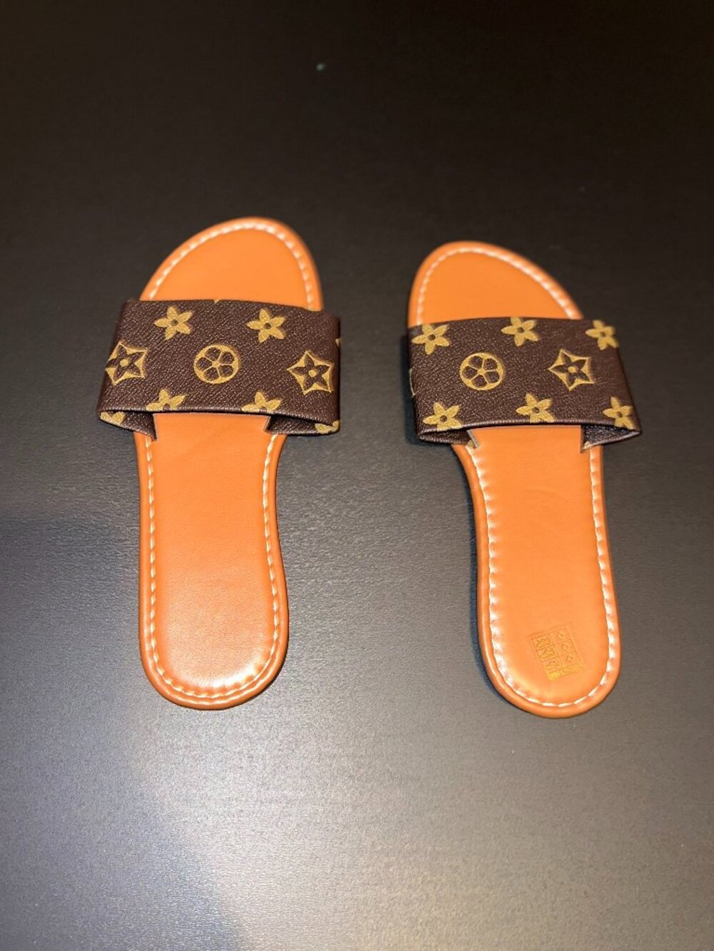 Never Worn Size 5 Luxury Inspired Flat Sandals